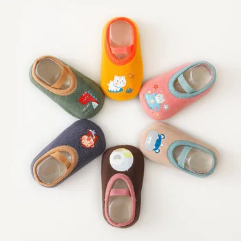 תינוק ילדה Prewalker נעליים היילוד הראשונה מהלכים ילדה חמודה Cartton מודפס נעליים שטוחות התחתית ילדים התינוק החלקה נעלי תינוק